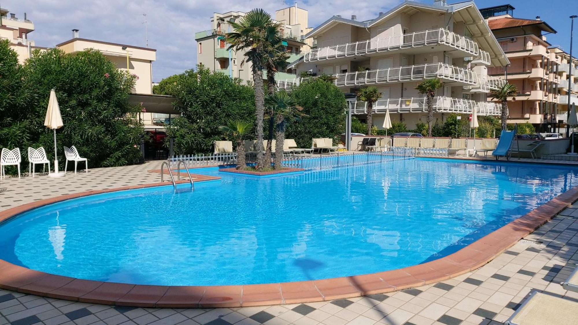Hotel De Paris Lido Di Savio Bagian luar foto